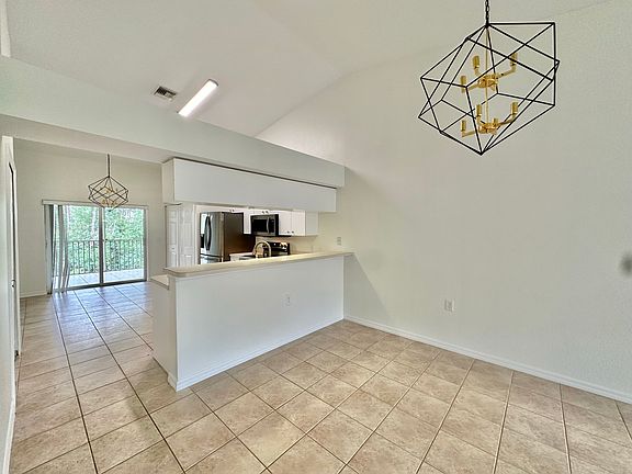 4th image of 25735 Lake Amelia Way