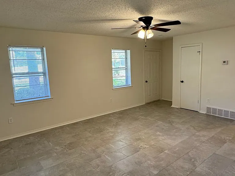 5937 Jackson Dr — Photo 7