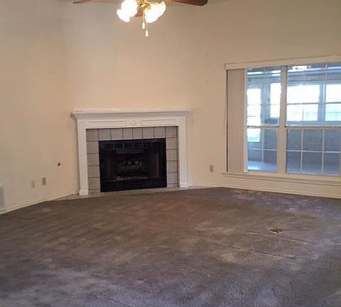 2nd image of 3230 Maplewood Dr