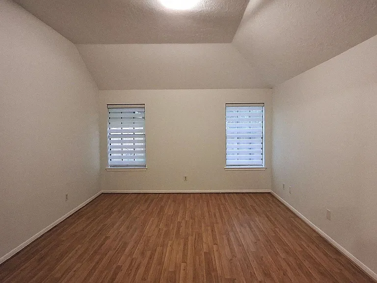 11066 Landsbury Ct — Photo 18