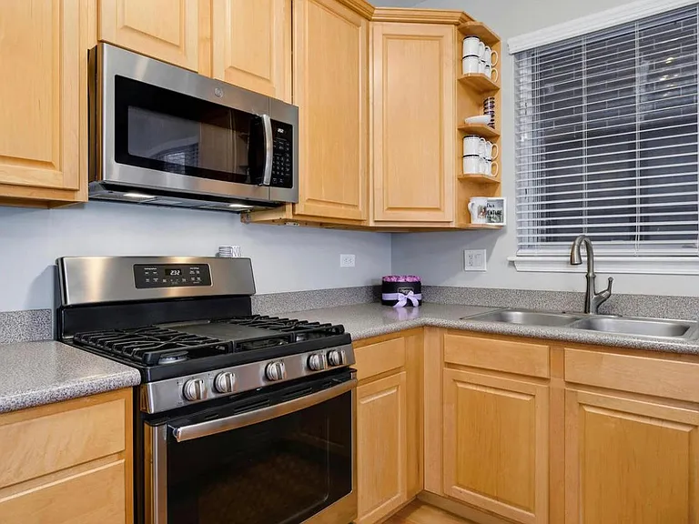 2814 N Sheffield Ave #1N — Photo 8