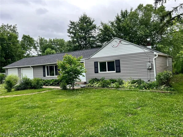 3782 Summit Rd, Barberton, OH 44203