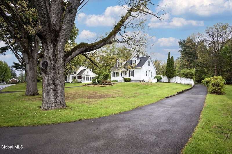 2nd image of 65 Pashley Road
