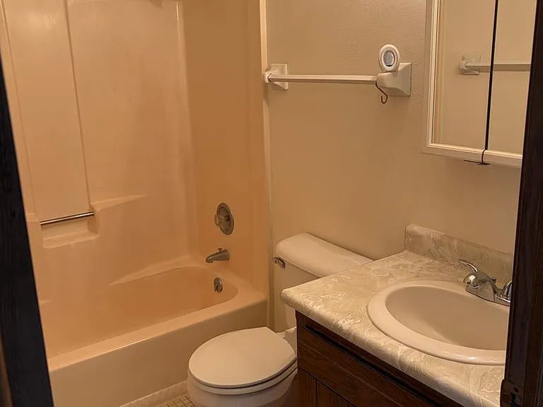 433 Meadowridge Cir — Photo 10
