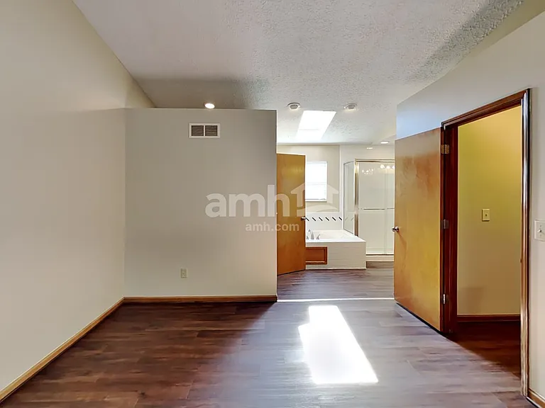 12098 Mallard Pond Dr — Photo 7