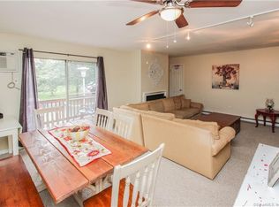 8 Rose Ln APT 18-14, New Fairfield, CT 06812