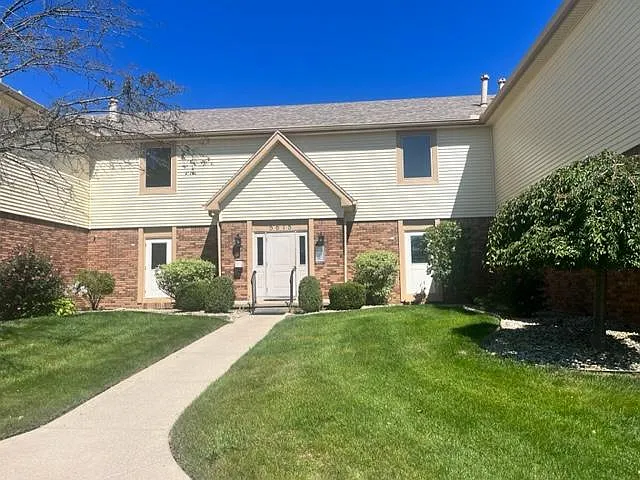 2 bed, 950 sqft, $1,200 — Photo 2