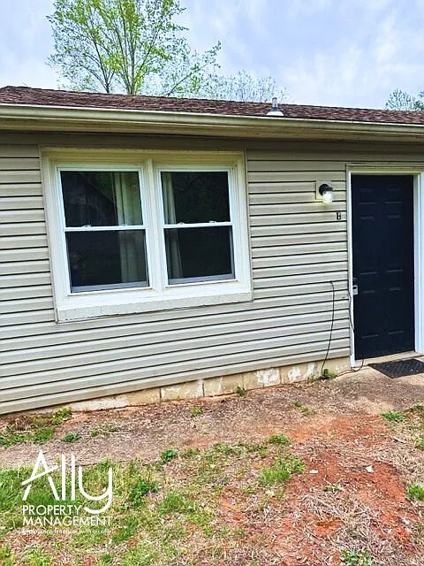 648 Ivy Hl #8