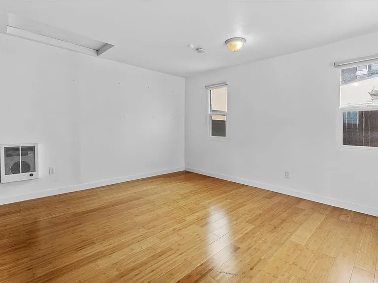961.5 Marco Pl — Photo 6