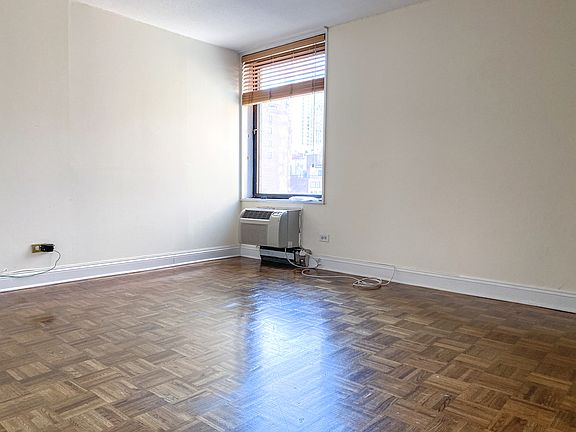 5th image of 1601 3rd Ave APT 10C