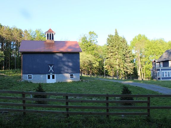 3rd image of 144 Pete Hendricks Rd