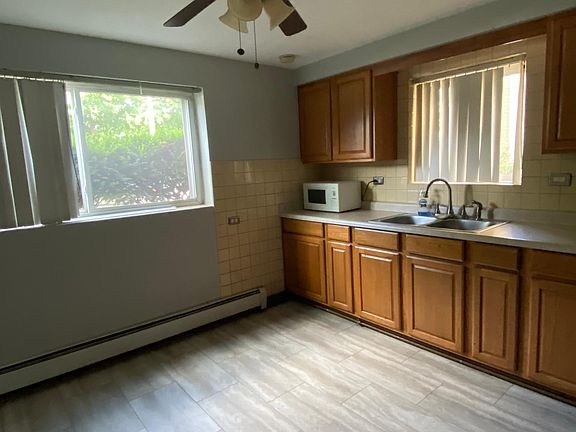 4th image of 6780 N Sauganash Ave #G