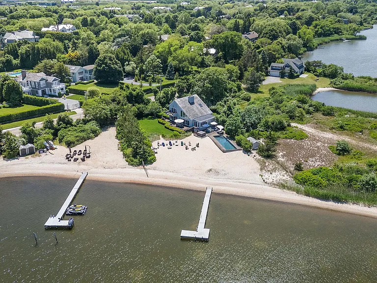 726 Flying Point Rd — Photo 36