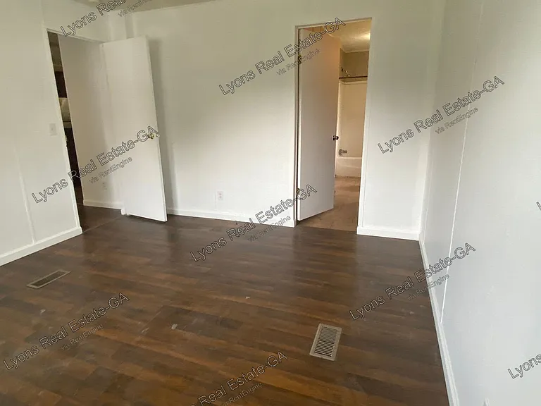 1908 Mell Ave — Photo 6