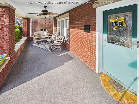 4th image of 78 Fairfax Dr