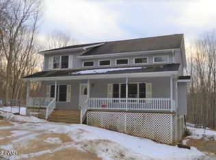 160 Hedge Hollow Ct, Greeley, PA 18425