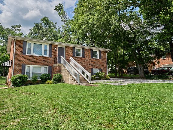 2nd image of 634 Anderson Ln