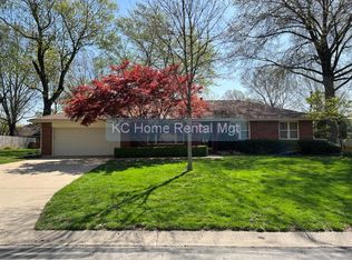 5423 Ballentine St, Shawnee, KS 66203