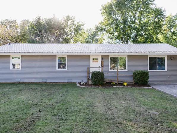 221 Sunshine Street, Marshfield, MO 65706
