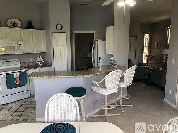 5th image of 9151 Las Maderas Dr Unit 11