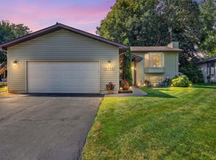 5795 Amy Ln, Maple Plain, MN 55359