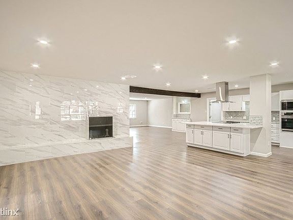3rd image of 704 Annette Dr