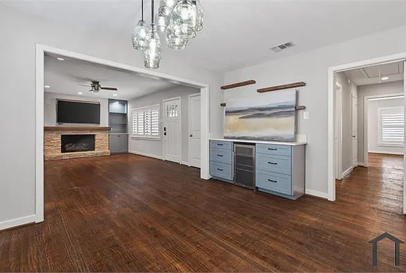 6170 Woodcrest Ln — Photo 2