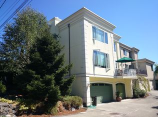 3400 33rd Ave SW, Seattle, WA 98126