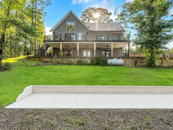 172 Blue Pond Cir, Ponce De Leon, FL 32455