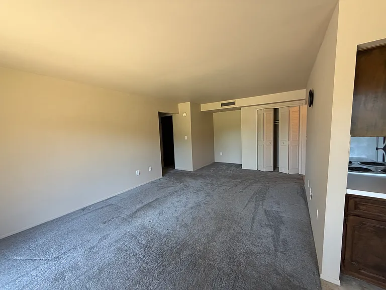 439 Riviera Dr — Photo 18
