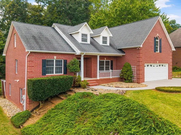 2560 Hirst Cir, Lenoir City, TN 37772