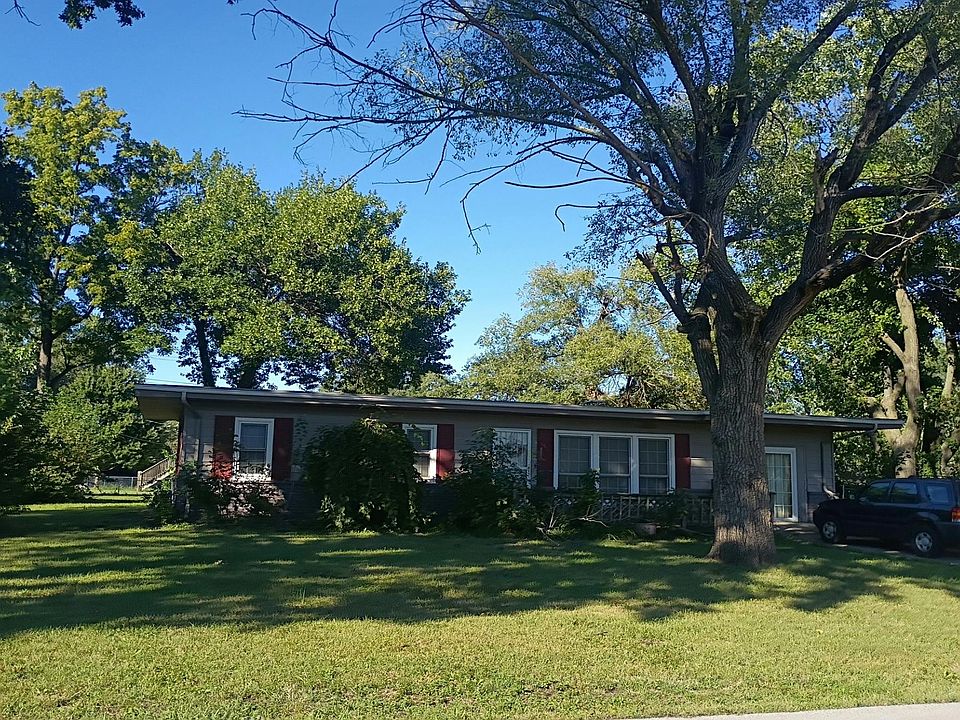1st image of 304 SE 15th St