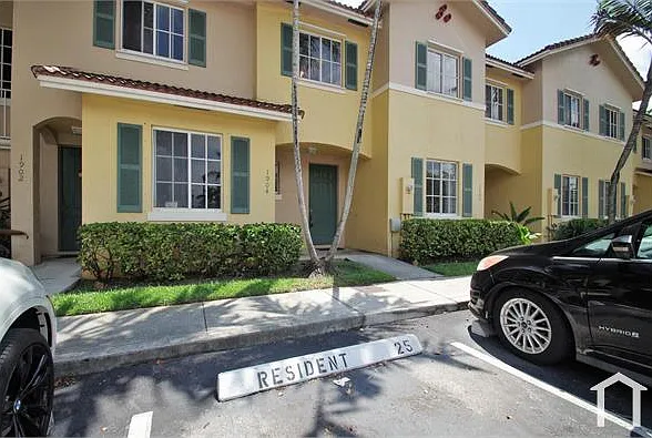 4 bed, 1511 sqft, $2,900 — Photo 2