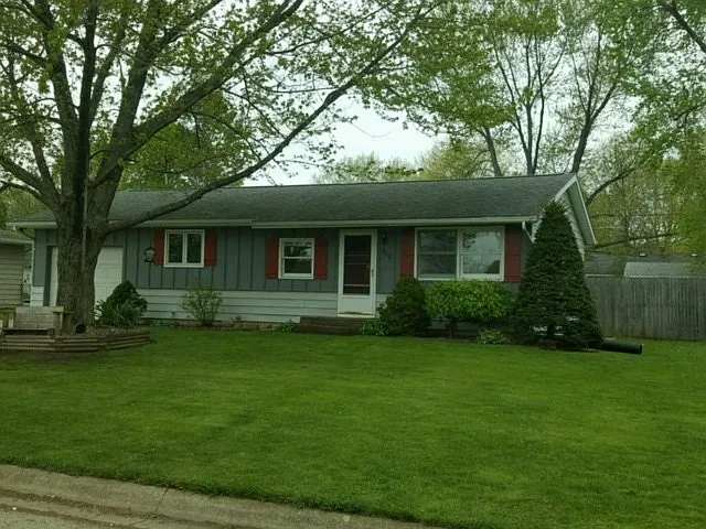 212 Greenwood Dr photo 1