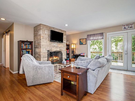 5th image of 28740 Oakwood Pl