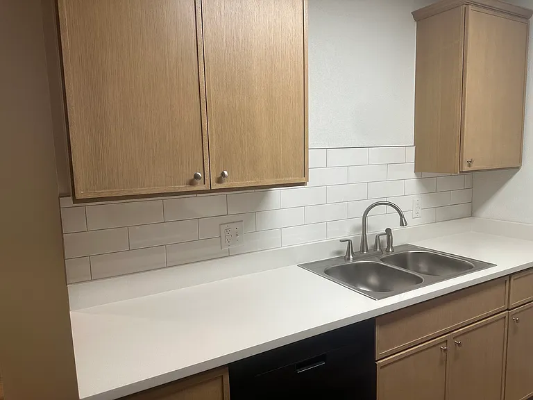 5705 S Vancouver Ave — Photo 3