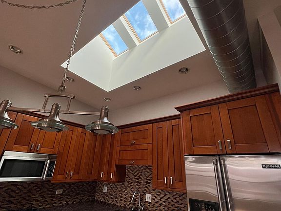 5th image of 1148 W Grand Ave APT 3