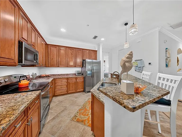 8965 Malibu Ln #802 — Photo 9