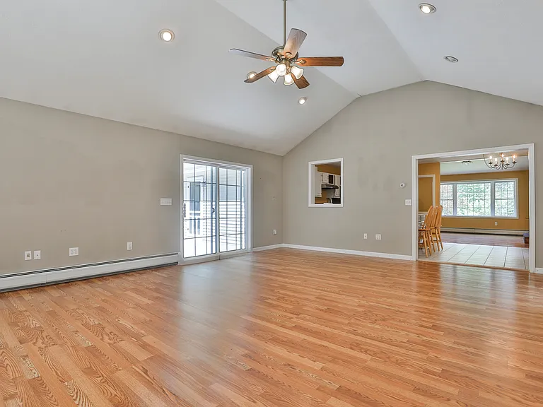 76 Groton Rd — Photo 14