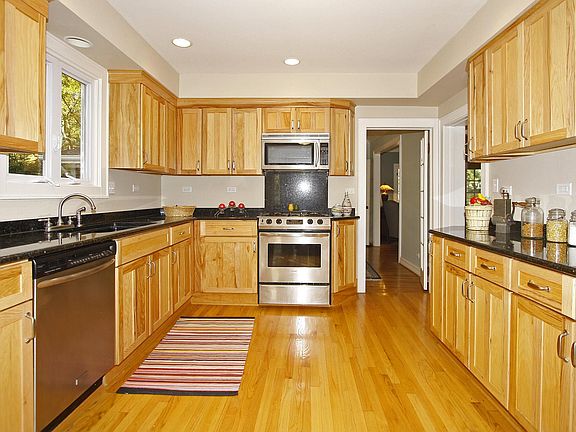 2nd image of 739 N Park Blvd