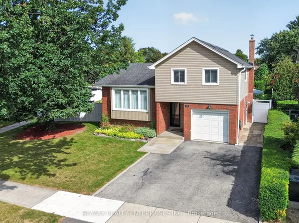 2482 Windjammer Rd E, Mississauga, ON L5L 1H8