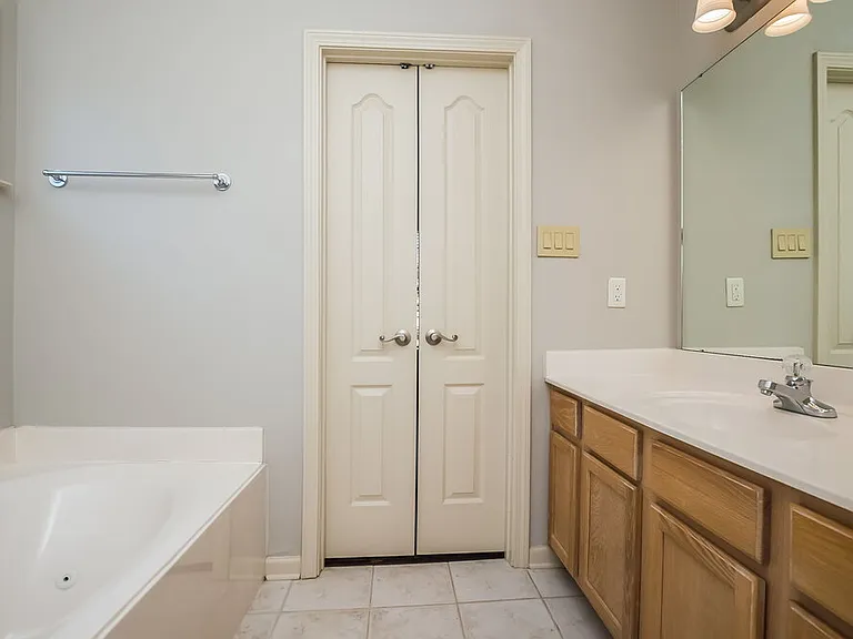 8725 Macon Rd — Photo 9