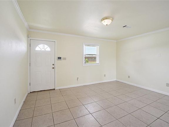 4th image of 5901 Pauline Dr