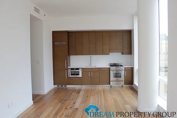 Rented by Dream Property Group LLC | media 27