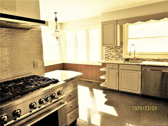 3rd image of 20 Rollingwood St