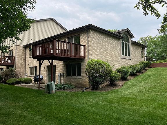 3rd image of 9425 Debbie Ln