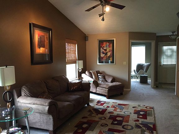 3rd image of 2154 Thornbury Ln SW