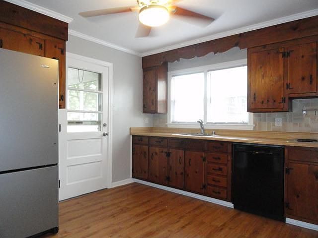 1st image of 70 Wheatland Dr