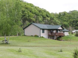 2334 Natures Ln, Harpers Ferry, IA 52146