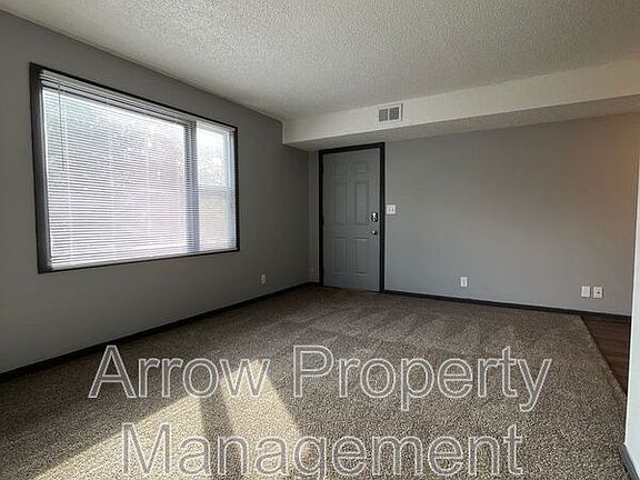 5th image of 2100 Garfield St #6